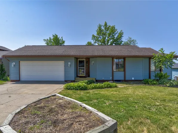 2815 Q Ave NW, Cedar Rapids, IA 52405