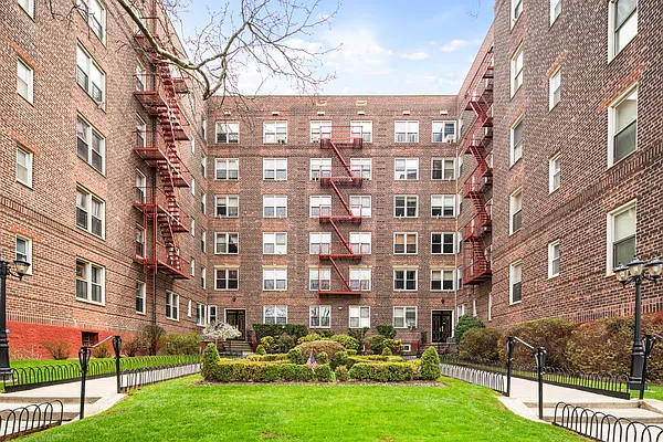 Sold by Block & Lot Real Estate | media 25