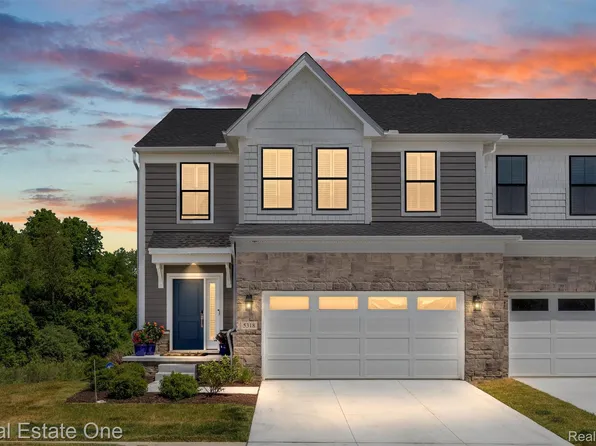 5318 Trail Vista Dr, West Bloomfield, MI 48322
