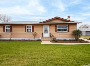 1102 Berlin St, Castroville, TX 78009