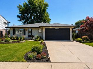 2612 Michael Dr, Sterling Heights, MI 48310