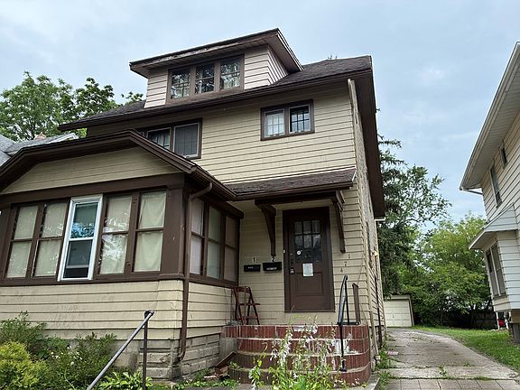 2nd image of 471 Brooks Ave