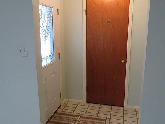 3rd image of 918 Alexander Cir