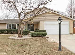 1403 N Althea Ln, Mount Prospect, IL 60056