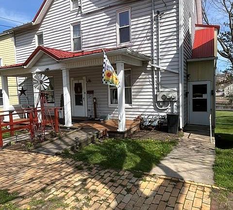 5th image of 307 Front St
