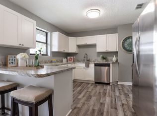 1813 Debutante Dr, Jacksonville, FL 32246