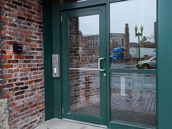 4th image of 35 Central Sq #402