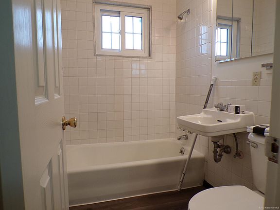 5th image of 819 Hancock St