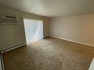 Lynwood Apartments - 932-E, Round Lake, IL 60073