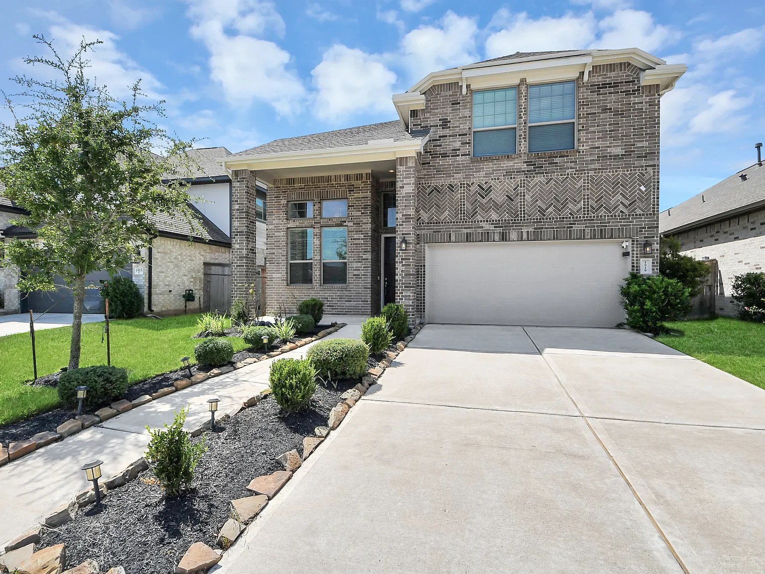 4 bed, 2701 sqft, $2,800 — Photo 3