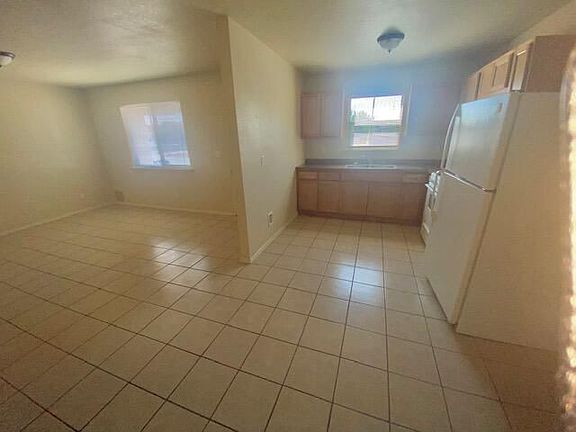 4th image of 8493 Roseway Dr #A