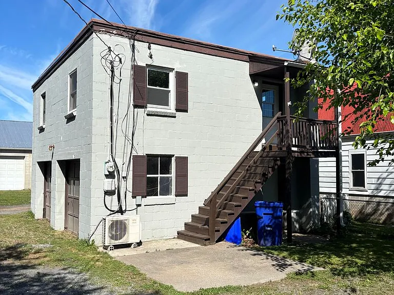 287 Locust Point — Photo 1