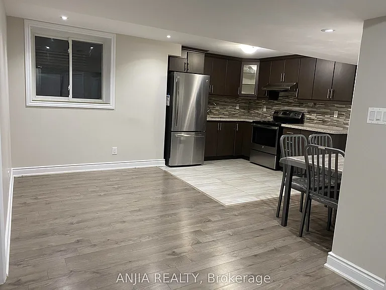 46 Rampart Dr — Photo 1