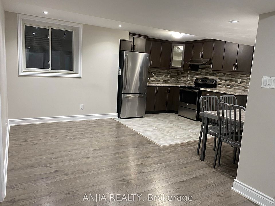 1st image of 46 Rampart Dr