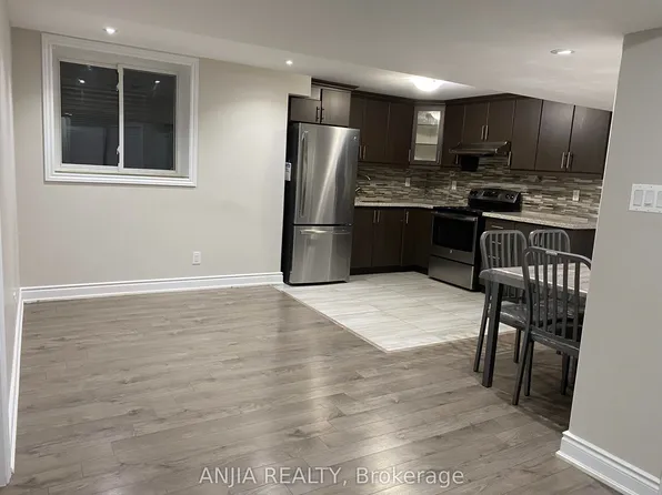 46 Rampart Dr, Brampton, ON L6P 2Z1