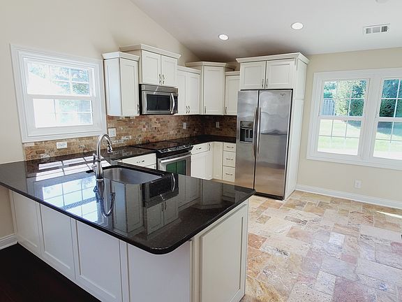 5th image of 10497 Greenway Dr