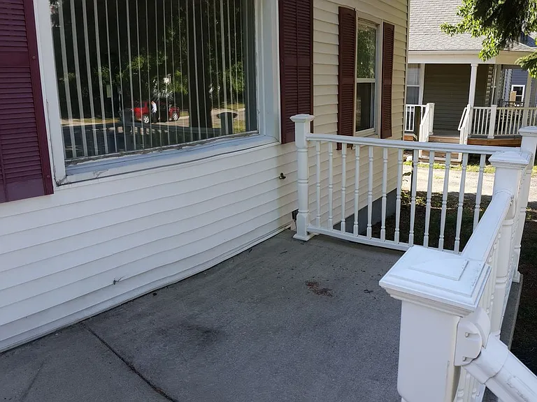 119 N Center St — Photo 2