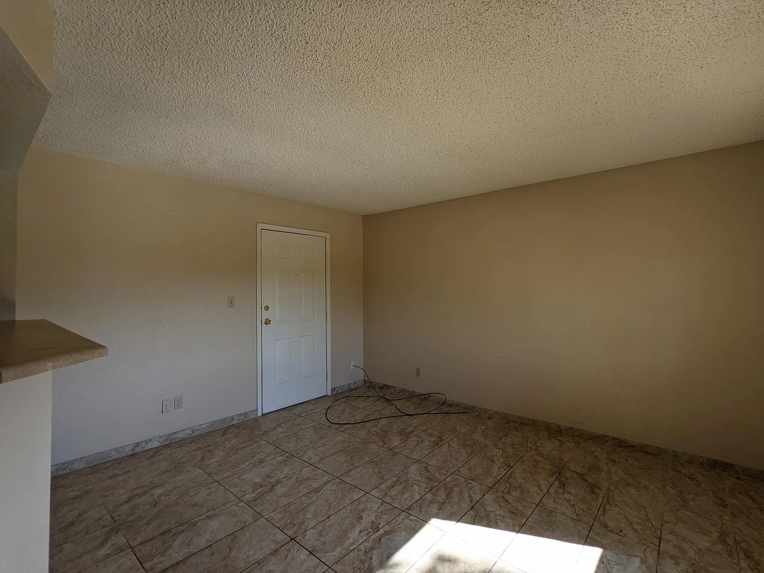 1 bed, 471 sqft, $998 — Photo 4