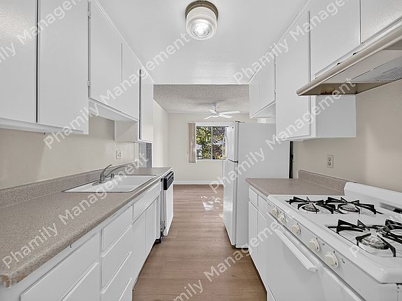 5th image of 11575 Moorpark St APT 108