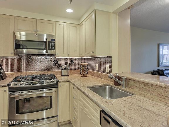 4th image of 4808 Moorland Ln APT 402