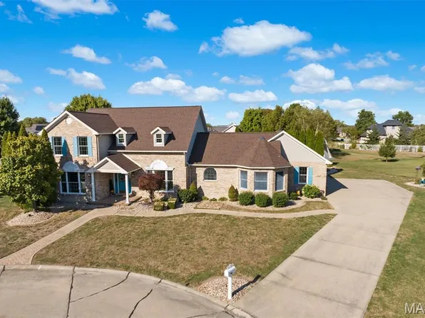 255 Regency Ct, Highland, IL 62249
