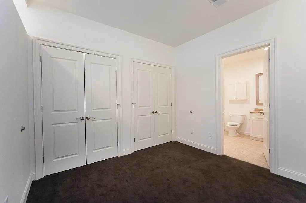 38 CROWN STREET — Photo 4