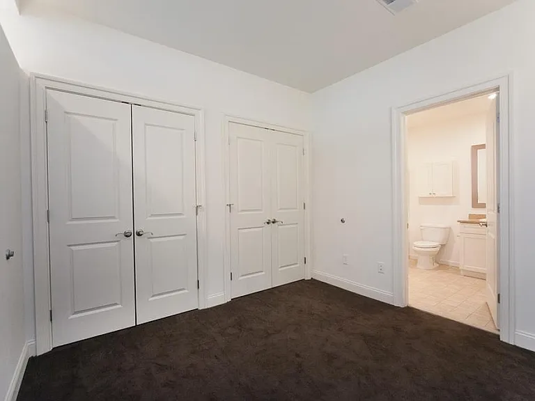 38 CROWN STREET — Photo 4