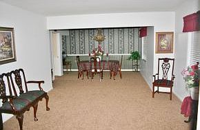 3rd image of 833 SE 22nd Ave