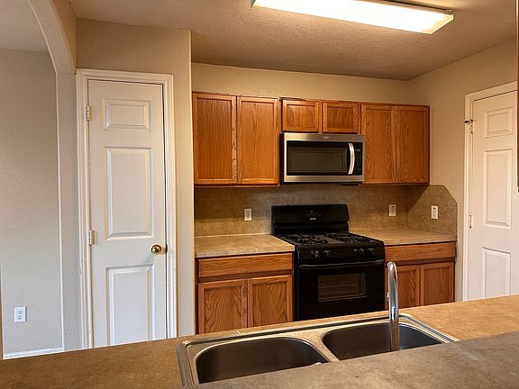 2nd image of 12927 Garlenda Ln