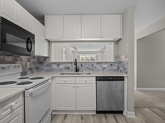5th image of 929 Morreene Rd APT A23
