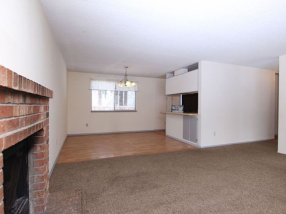 4th image of 21513 125th Street Ct E