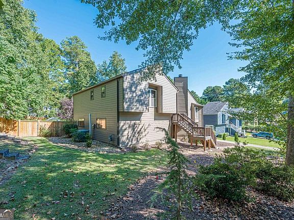 4th image of 2220 Rock Ridge Rd