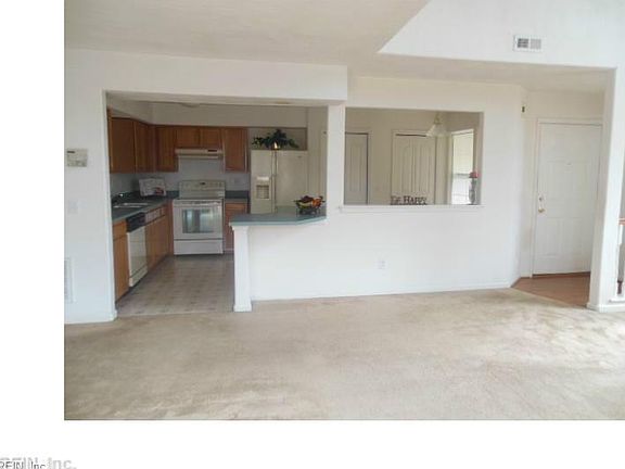 4th image of 103 White Cedar Ln