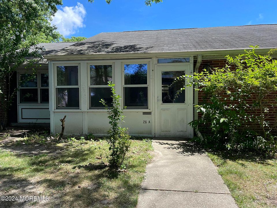 1st image of 26A Buckingham Drive