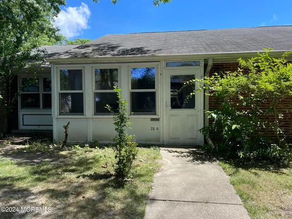 26A Buckingham Drive, Lakewood, NJ 08701