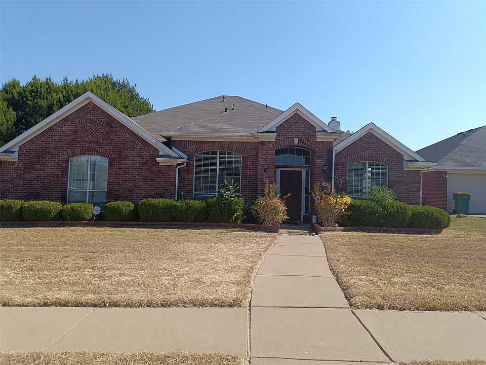 1st image of 1202 Waterford Oaks Cir