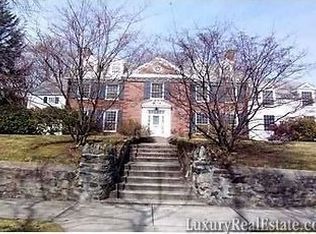 1169 Commonwealth Ave, Newton, MA 02465