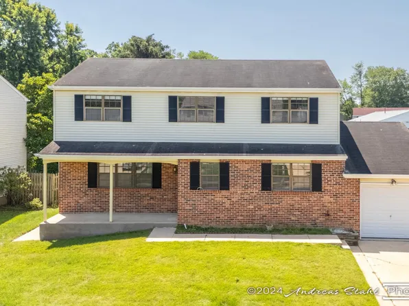 47 Robert Oakes Dr, Newark, DE 19713