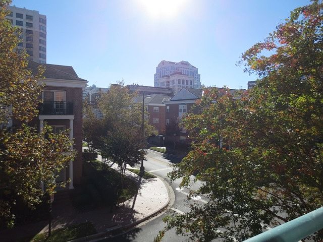 1st image of 230 W Tazewell St APT 201