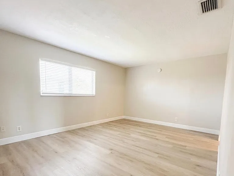 5861 NW 16th Pl #303 — Photo 11