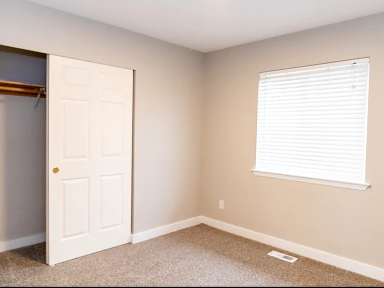 1118 Karen Ave — Photo 13