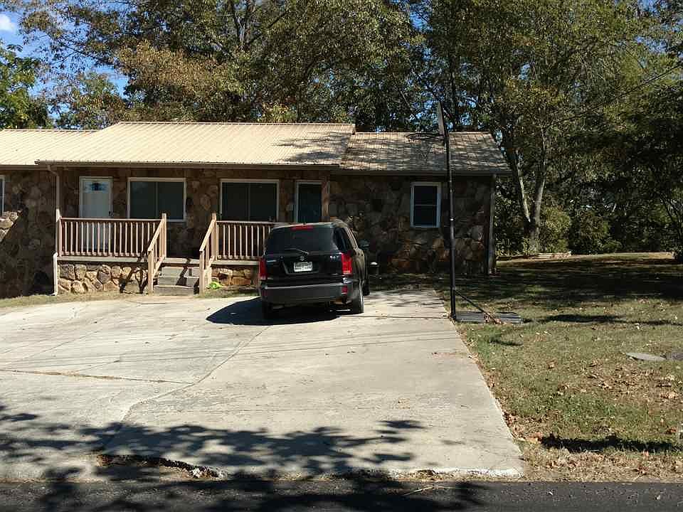 1st image of 2418 & 2420 Clancy Ave
