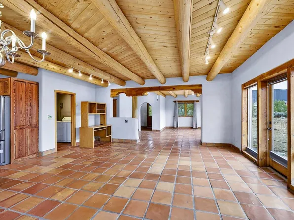 1213 Estrella Rd, Taos, NM 87571