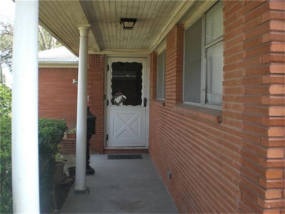 3rd image of 1602 Easthaven Dr