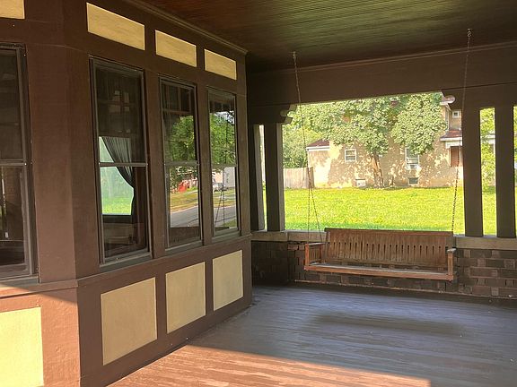 4th image of 719 Ashland Ave