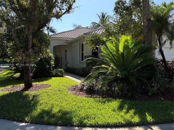 2518 Bay Pointe Ct, Weston, FL 33327