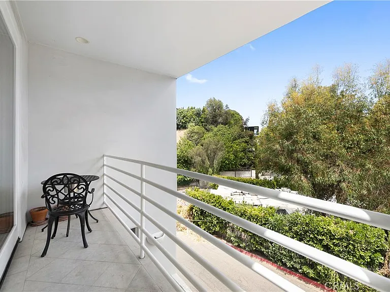1356 Summitridge Dr — Photo 36