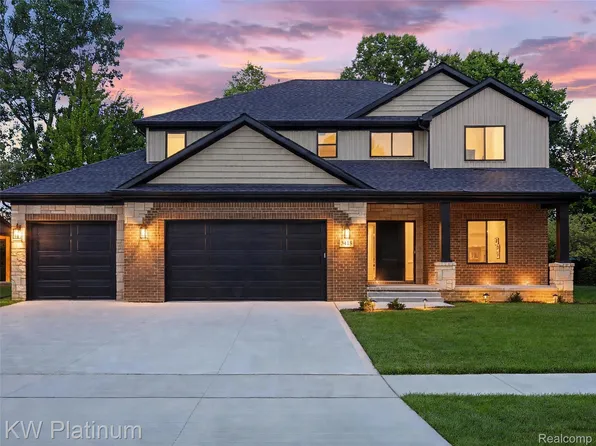 3416 Round Tree Dr, East China, MI 48054