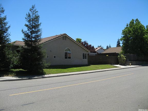 3rd image of 1359 Sand Hill Ct