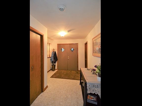 2nd image of 14027 Cristina Ave